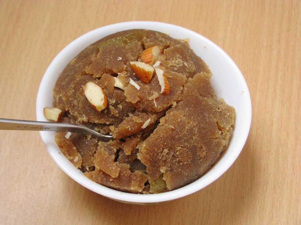 Wheat Halwa (Atta ka Sheera)