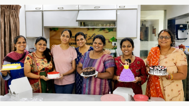 Cake Baking and Frosting_Website_Cakes